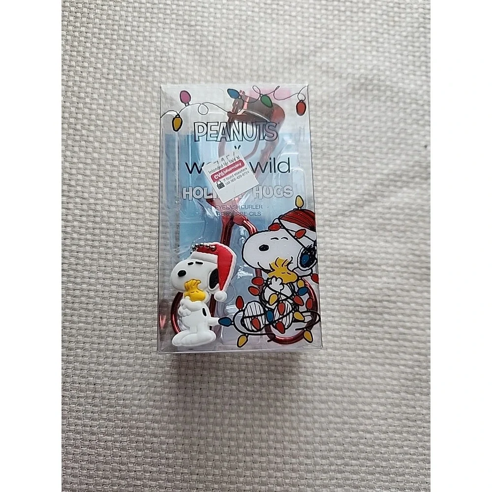 Peanuts Wet n Wild‎ Holiday Hugs Eyelash Curler Snoopy Christmas Limited Edition